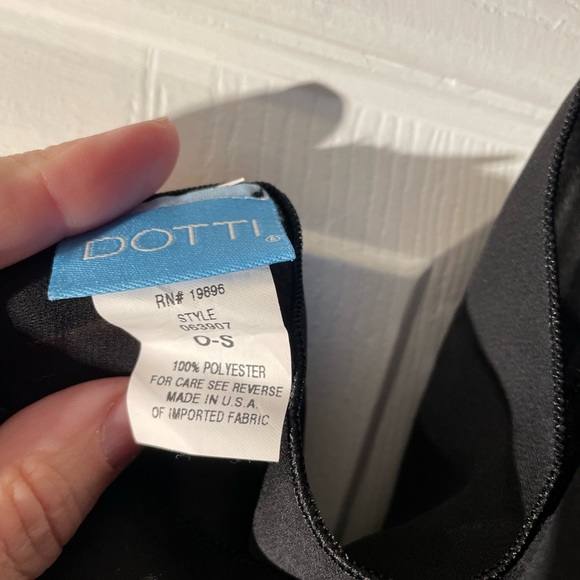 Dotti Sarong - Picture 4 of 4